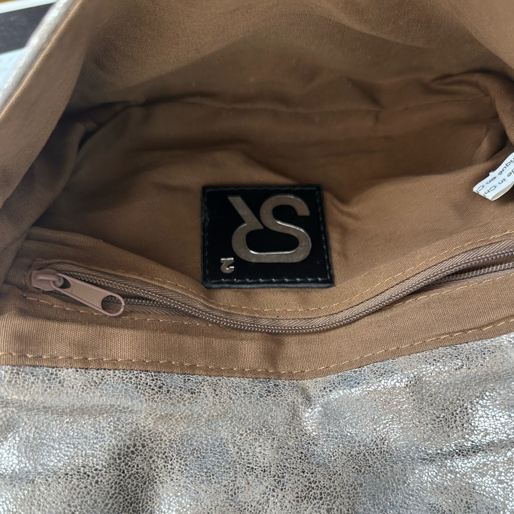 Gold Sondra Roberts Silver Chain Crossbody Bag - Picture 3 of 3